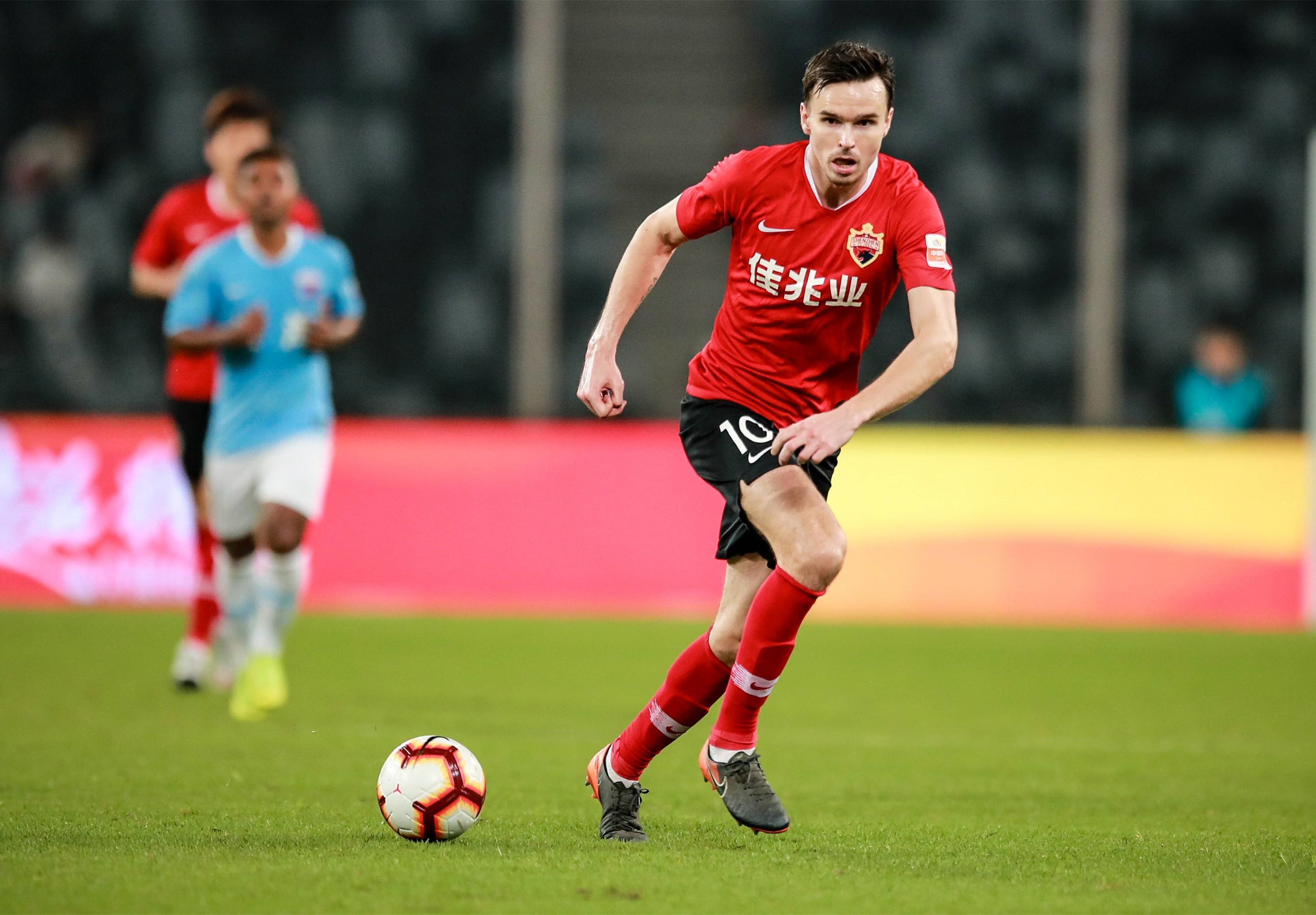 完美体育官网-天海面临建业挑战，追逐胜点机会(天海vs建业直播)