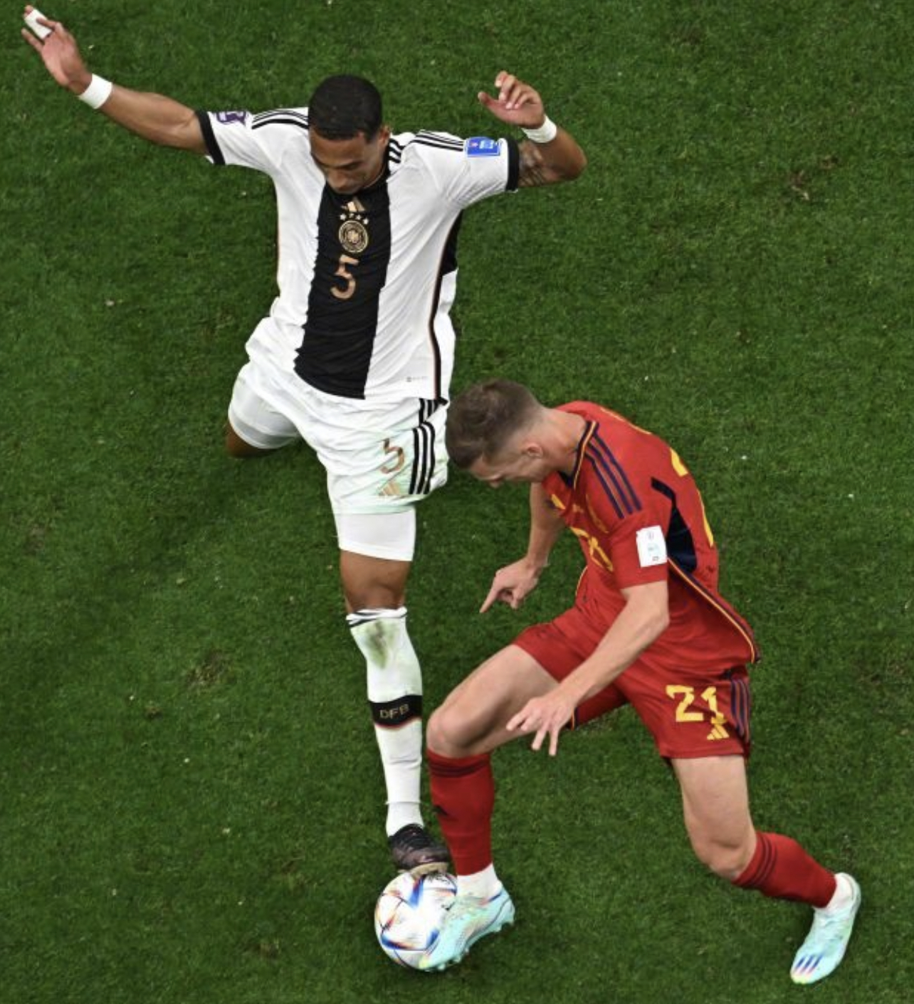 完美体育直播机构-包含克罗地亚球队签下比利亚雷尔中场的词条